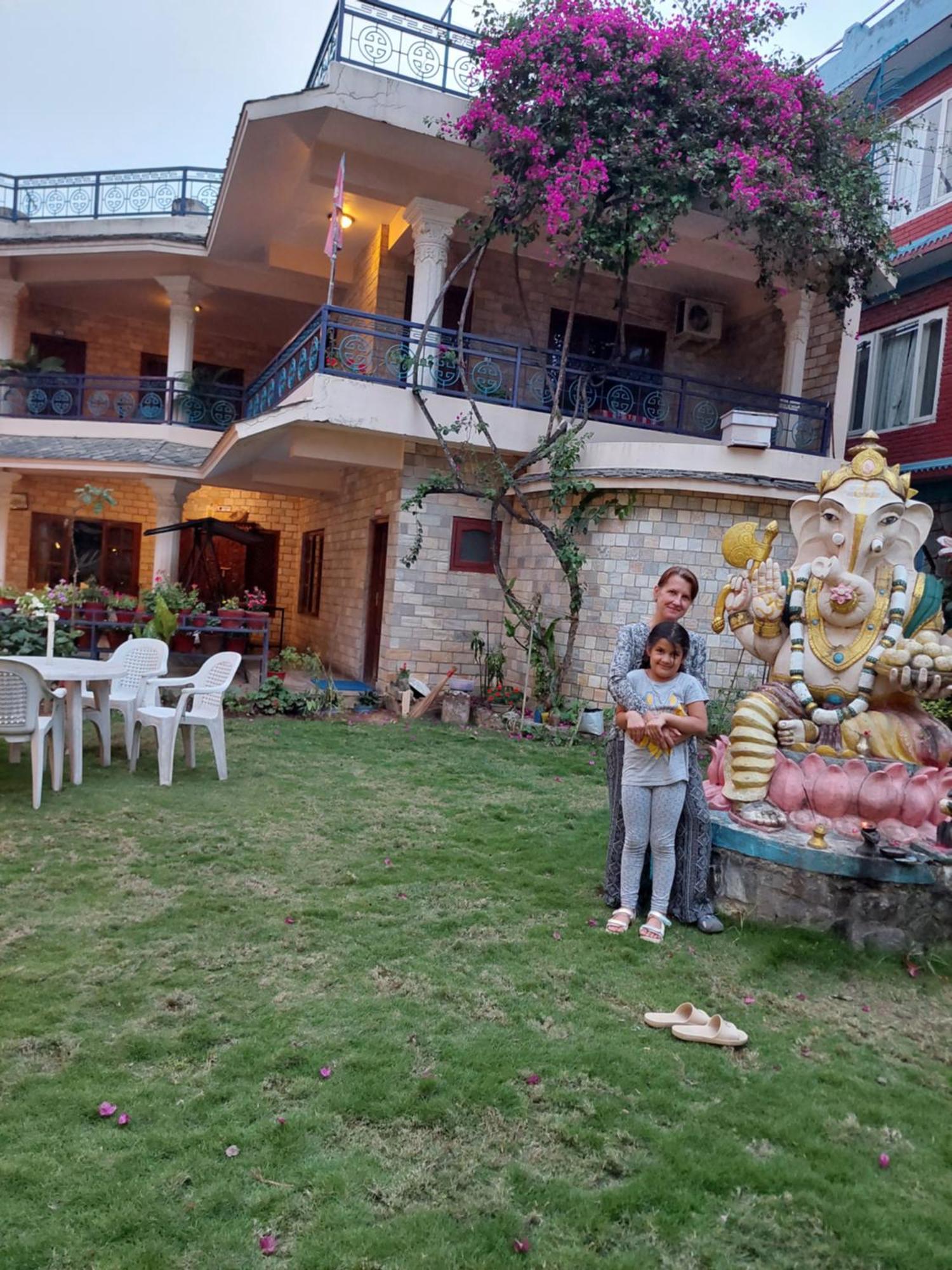 Blue Planet Lodge & Restaurant Pokhara Buitenkant foto