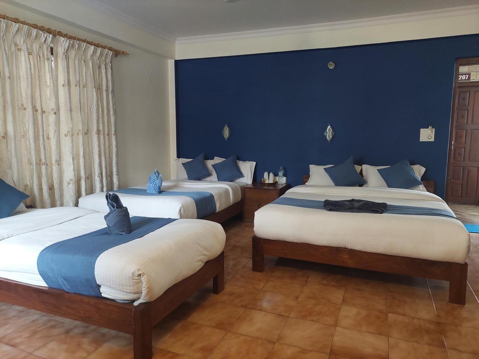 Blue Planet Lodge & Restaurant Pokhara Buitenkant foto